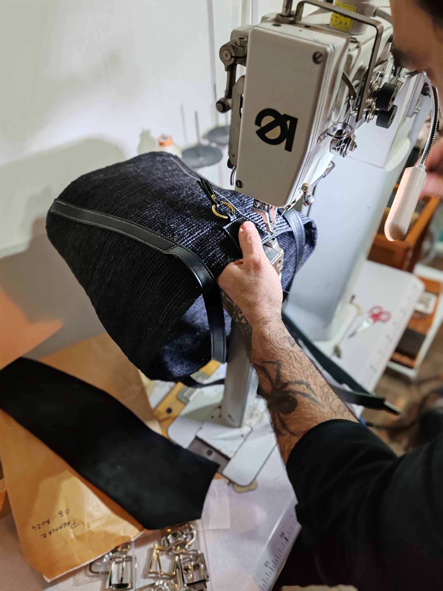 Sacs à main haut de gamme made in France, paniers et cabas en raphia, maroquinerie végétale et sac à main vegan, matière alternative au cuir