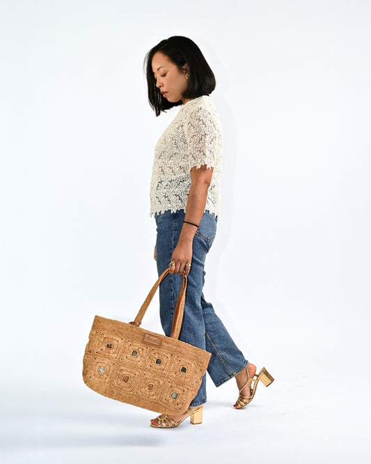 Cabas en raphia marron Anjara et finitions Uppeal alternative au cuir, sac à main vegan intemporel moderne et durable porté main